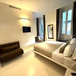 호텔 Navona 2*