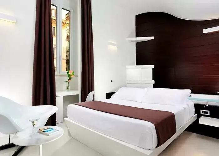Navona Hotel 2*